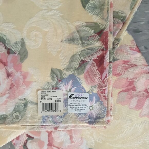 Vintage Set of 4 Fieldcrest Yellow Floral Dinner Napkins - Picture 3 of 3